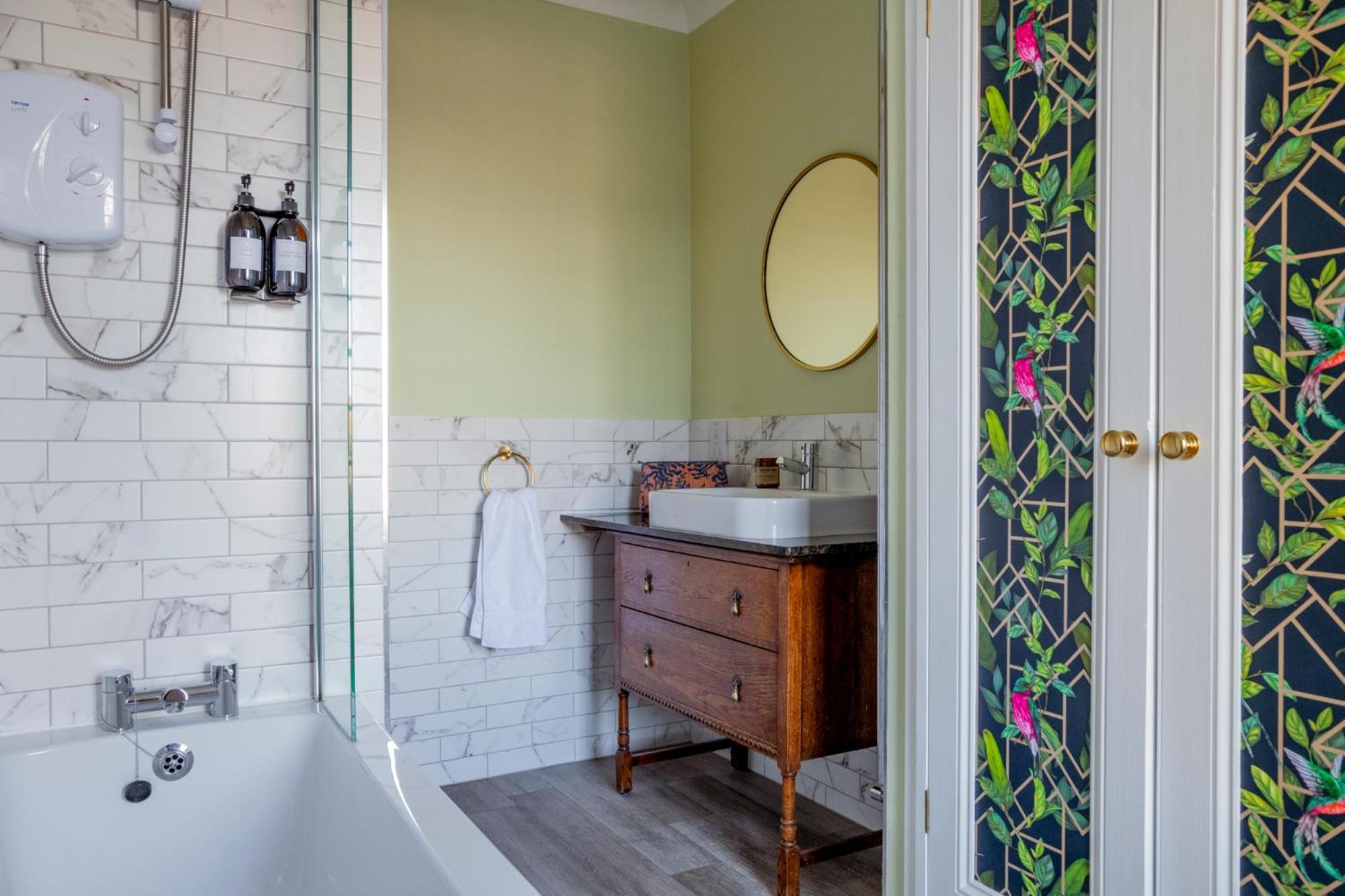Morleys Rooms - Located In The Heart Of Hurstpierpoint By Huluki Sussex Stays Exteriör bild